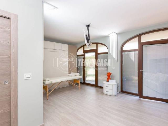 Prestigiosa villa di 243 mq in vendita Via Boschetti, 32, Fossano, Cuneo, Piemonte