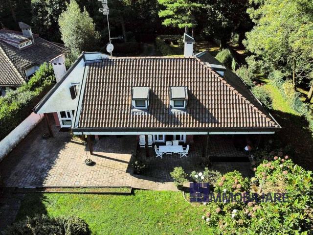 Prestigiosa villa di 246 mq in vendita, Via Luigi Cadorna, Ispra, Varese, Lombardia