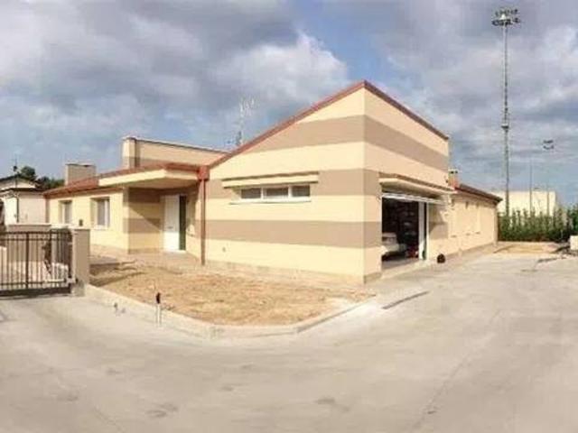 Prestigiosa villa di 250 mq in vendita Via Don Calabria No Number, Angiari, Verona, Veneto