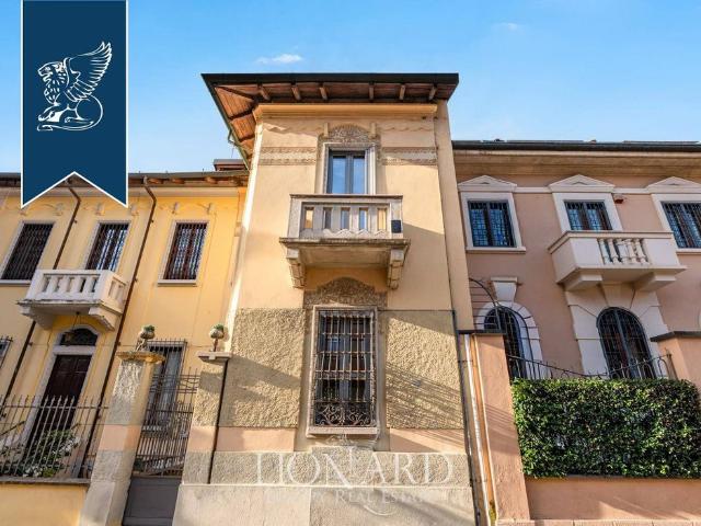 Prestigiosa villa di 250 mq in vendita, Milano, Lombardia