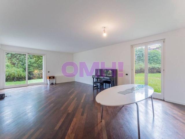Prestigiosa villa di 255 mq in vendita, Via Giuseppe Mazzini, 17, Cadorago Caslino al Piano, Lombardia