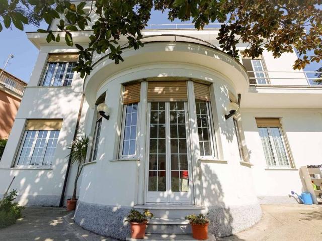 Prestigiosa villa di 256 mq in vendita via Francesco Crispi, Sori, Liguria