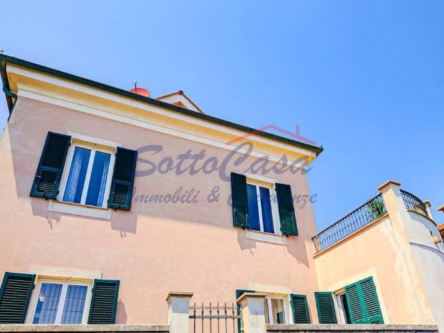 Prestigiosa villa di 259 mq in vendita Via 25 Aprile, Borgio, Liguria