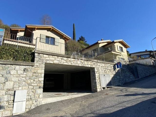 Prestigiosa villa di 262 mq in vendita Via Bosco Impero, Carlazzo, Lombardia