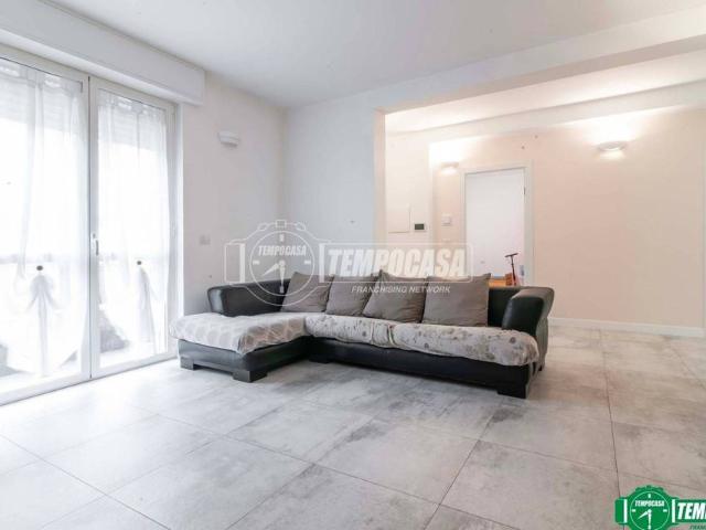 Prestigiosa villa di 264 mq in vendita Via vittorio veneto, Garbagnate Milanese, Lombardia