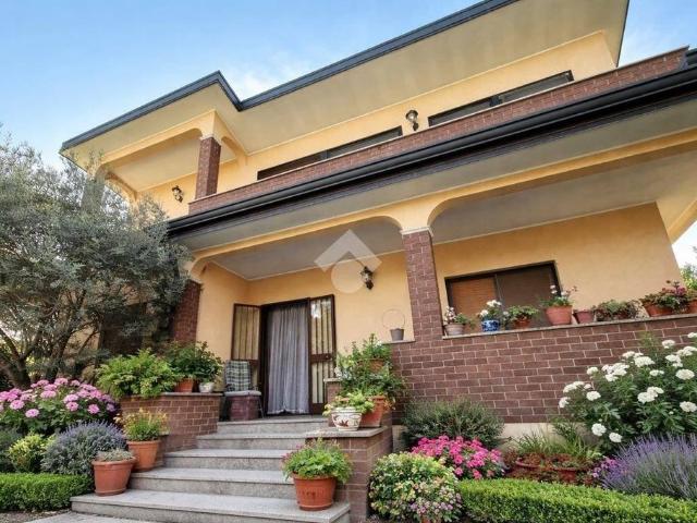 Prestigiosa villa di 280 mq in vendita, Via delle Rose, 6, Assago, Lombardia