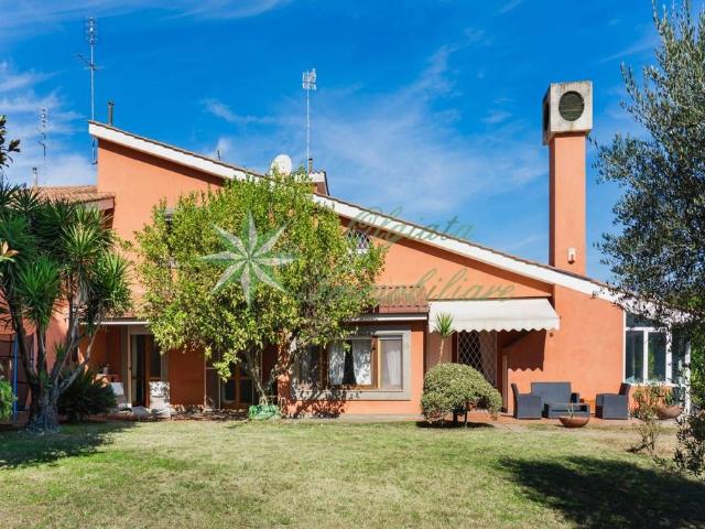 Prestigiosa villa di 280 mq in vendita, Largo dell'Olgiata, Roma, Lazio