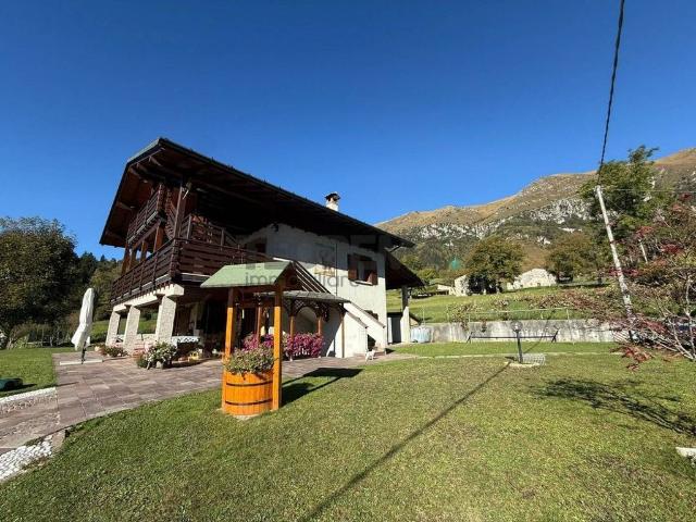 Prestigiosa villa di 290 mq in vendita Via Romentarek, 20, Castione della Presolana, Bergamo, Lombardia