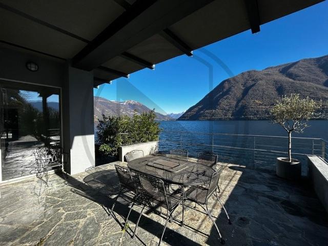 Prestigiosa villa di 290 mq in vendita Brienno, Italia