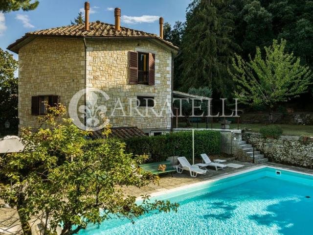 Prestigiosa villa di 297 mq in vendita Cetona, Italia