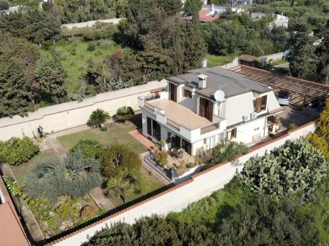 Prestigiosa villa di 299 mq in vendita Viale Leonardo da Vinci, 71, Quartu Sant'Elena, Cagliari, Sardegna