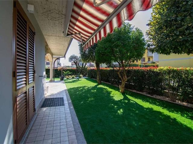 Prestigiosa villa di 300 mq in vendita VIA LEOPARDI, 5/M, Boltiere, Bergamo, Lombardia