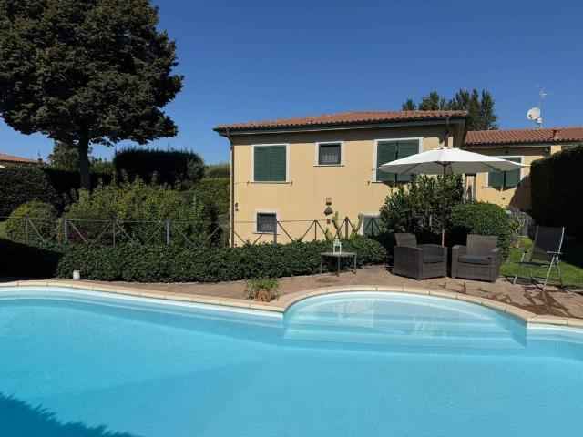Prestigiosa villa di 300 mq in vendita Via Marilyn Monroe, 150, Roma, Lazio