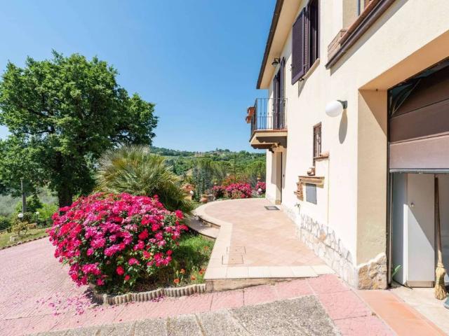 Prestigiosa villa di 302 mq in vendita, strada di San Rocco, Terni, Provincia di Terni, Umbria