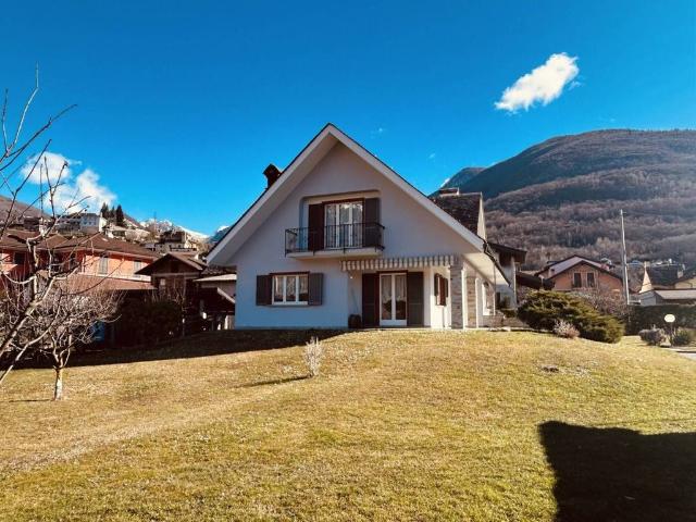 Prestigiosa villa di 308 mq in vendita, Giovanni Battista Palletta, 19, Montecrestese, Piemonte