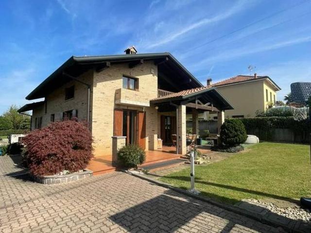 Villa di 313 mq in vendita Via Monastero, Besana in Brianza, Lombardia