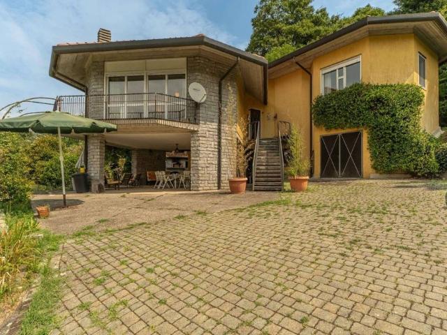Prestigiosa villa di 320 mq in vendita Via al Lago, Brezzo di Bedero, Lombardia