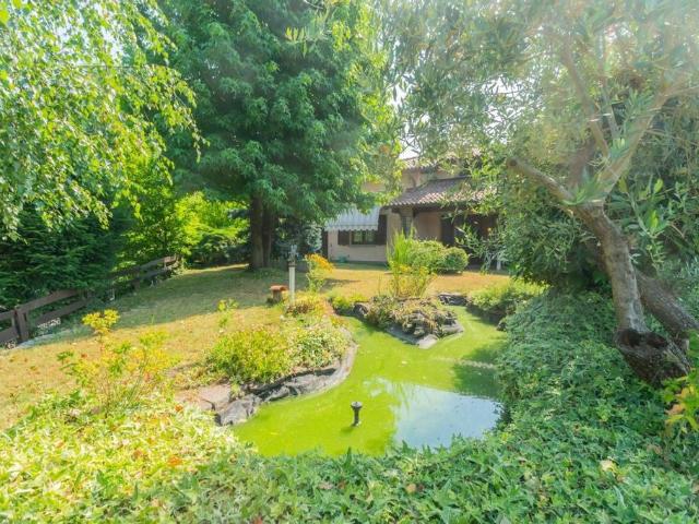 Prestigiosa villa di 330 mq in vendita, Via Gianni Rodari, 67, Parè, Como, Lombardia