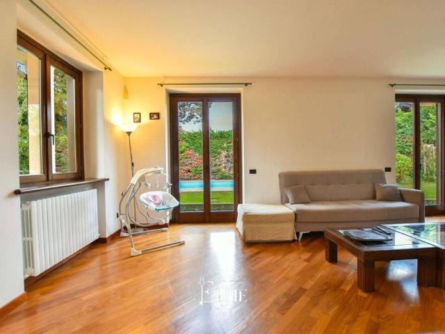 Prestigiosa villa di 330 mq in vendita, Via Mercallo, 19, Vergiate, Lombardia