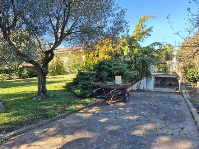Prestigiosa villa di 330 mq in vendita, Via Rossini, Montirone, Lombardia