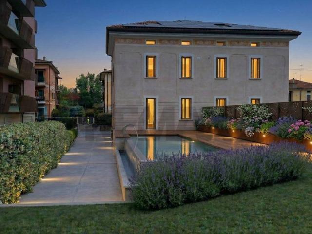 Prestigiosa villa di 332 mq in vendita, via foroni, 20, Verona, Veneto