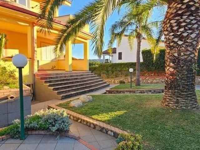 Prestigiosa villa di 335 mq in vendita, via Giuseppe di Vittorio, 7, Montepaone, Catanzaro, Calabria