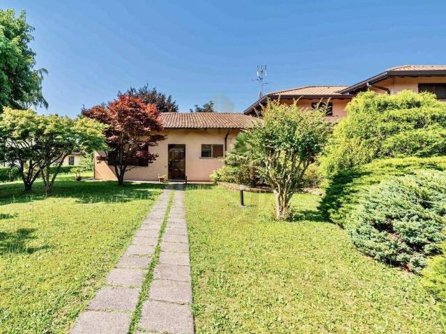 Prestigiosa villa di 337 mq in vendita Via del Brughè, 10, Montevecchia, Lecco, Lombardia