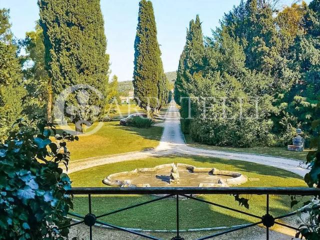 Prestigiosa villa di 3700 mq in vendita, Verona, Veneto