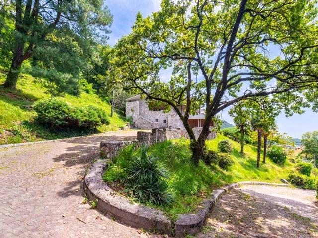 Esclusiva villa in vendita Via Tarcento, Faedis, Friuli Venezia Giulia