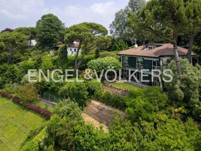 Prestigiosa villa di 390 mq in vendita, Via Sant'Albino, 17, Varese, Lombardia