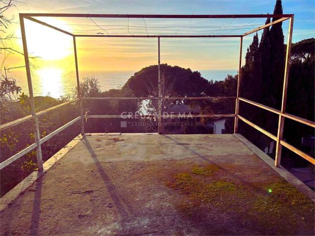 Prestigiosa Villa Fronte Mare da Ristrutturare 310m² Recco