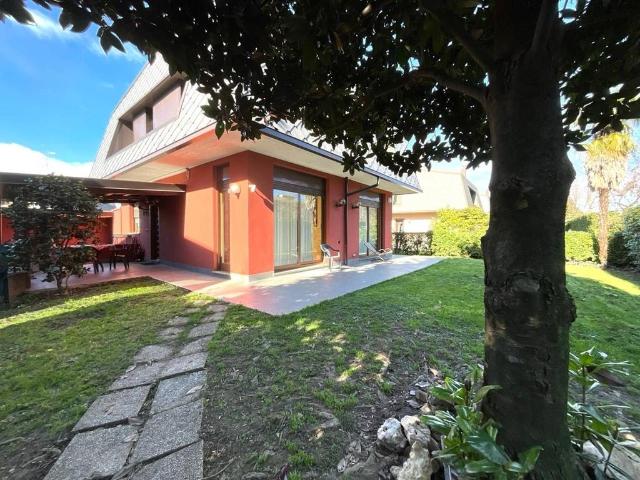 Prestigiosa villa in vendita Arese, Italia