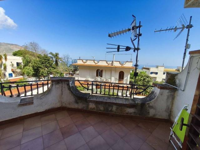 Prestigiosa villa in vendita Lungomare Cristoforo Colombo, Palermo, Sicilia