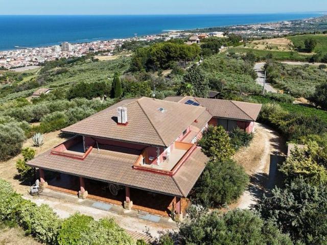 Prestigiosa villa in vendita Località Giardino, 3, Roseto degli Abruzzi, Teramo, Abruzzo