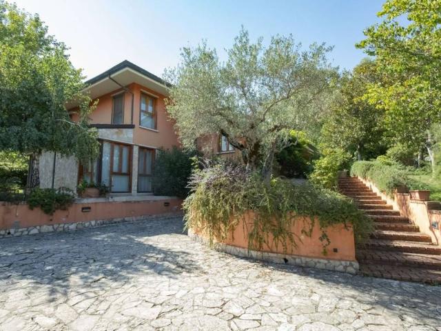 Prestigiosa villa in vendita Via A. De Longis, 6, San Leucio del Sannio, Campania