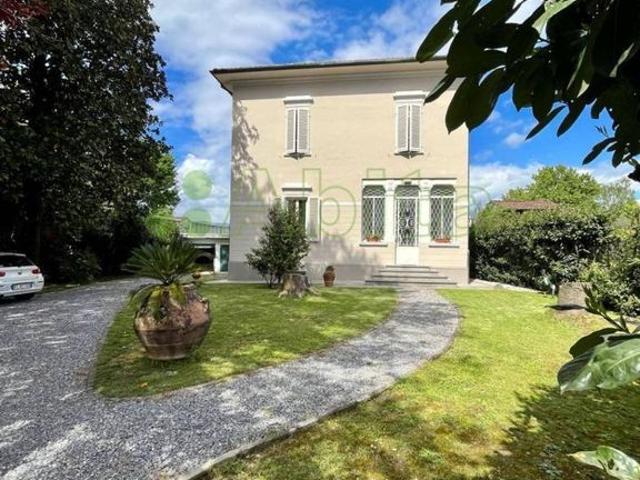 Prestigiosa villa in vendita Via Baccelli, Lucca, Toscana