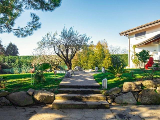 Prestigiosa villa in vendita VIA DEGLI ALPINI, 8, Capiago Intimiano Olmeda, Lombardia