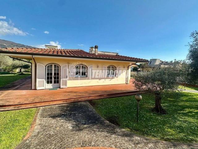 Prestigiosa villa in vendita Via della Sala, Massa, Massa Carrara, Toscana