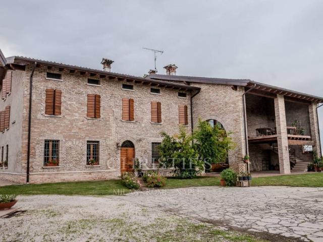 Prestigiosa villa in vendita via Garzara, Ceresara, Lombardia