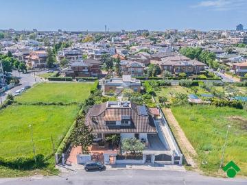 Prestigiosa villa in vendita Via Lombardia, 2, Latina, Lazio