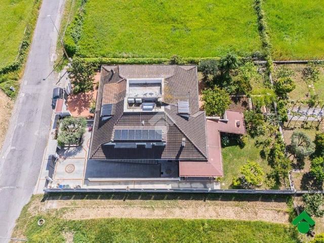 Prestigiosa villa in vendita Via Lombardia, 2, Latina, Lazio