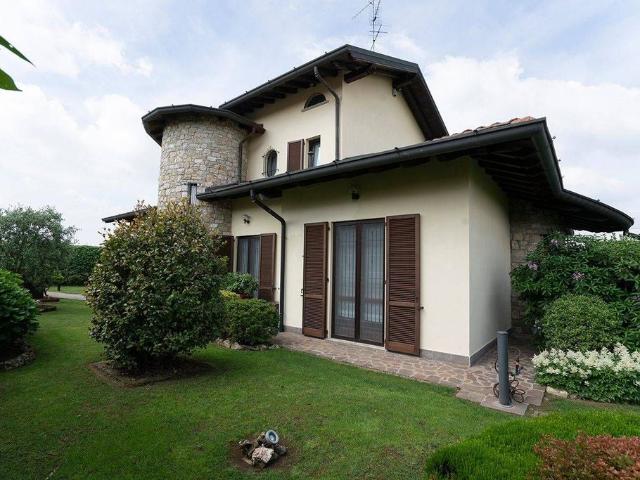 Prestigiosa villa in vendita Via Luciano Manara, 15/a, Usmate Velate, Monza e Brianza, Lombardia