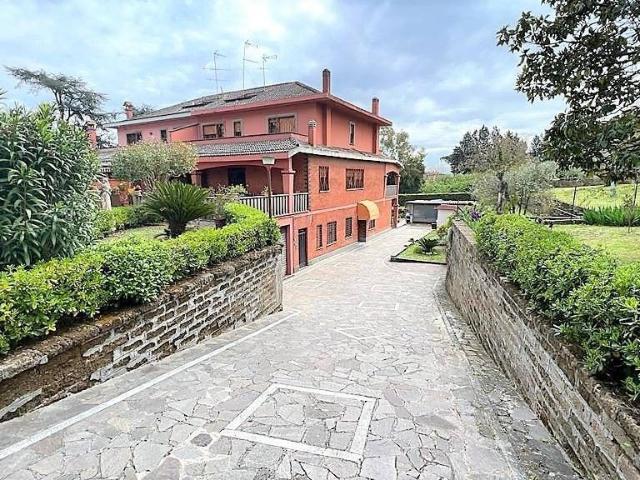 Prestigiosa villa in vendita Via Ottavio Morisani, Roma, Lazio