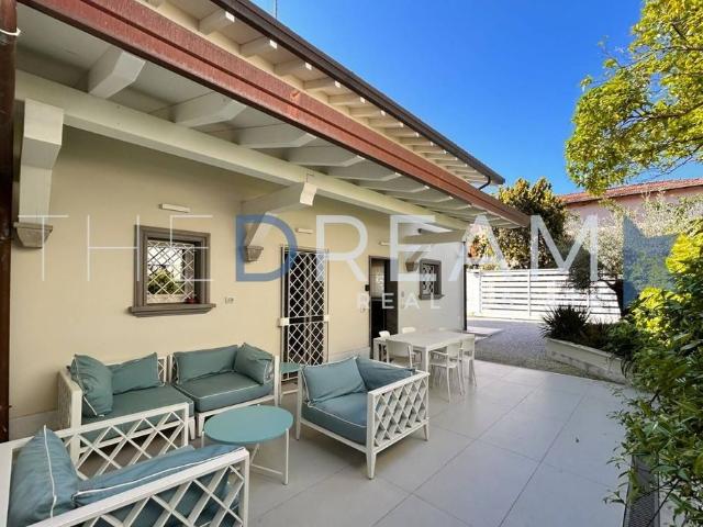 Prestigiosa villa in vendita Via Stagi Stagio, 6, Forte dei Marmi, Lucca, Toscana