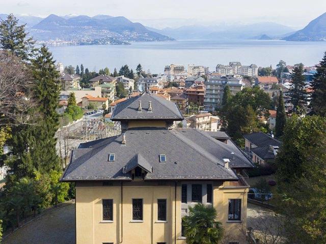 Prestigiosa Villa Liberty in vendita nel centro di Stresa 800m² Stresa
