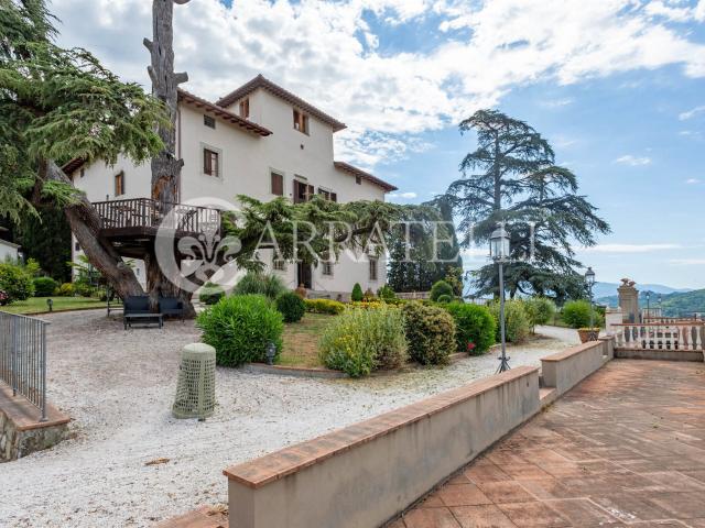 Prestigiosa villa storica padronale di circa 2000 mq interam. 2000m² Pontassieve