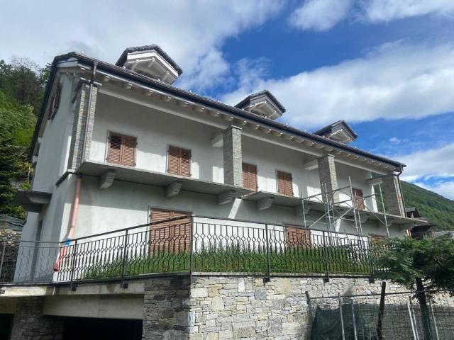 Prestigiosa Villetta a Schiera di 102 mq in vendita Via San Rocco, 2, Domodossola, Verbano Cusio Ossola, Piemonte