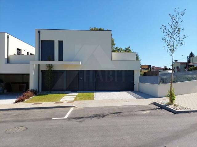 Prestigiosa casa de 140 m² à venda Braga