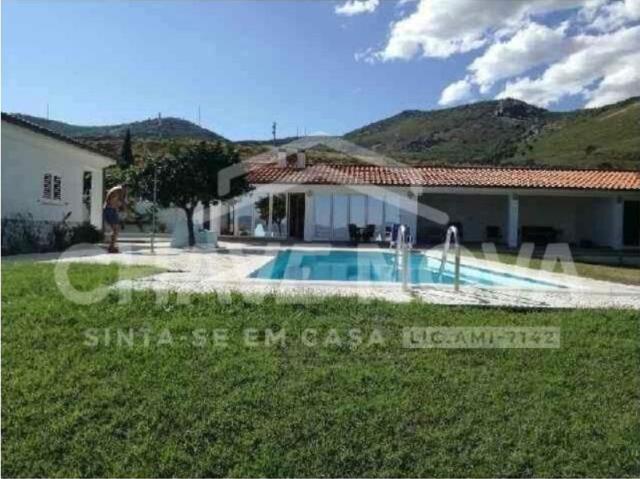 Prestigiosa casa à venda Mirandela, Bragança