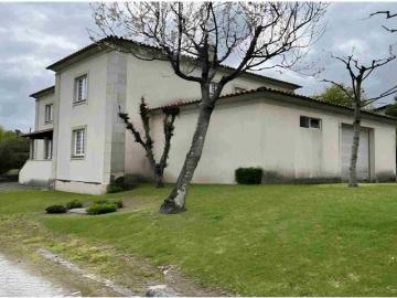 Casa de 1037 m² à venda Póvoa de Lanhoso, Braga
